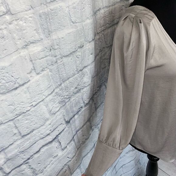 Express vneck Longsleeve blouse w/tie back silver new without tags sz small wome - Picture 5 of 9